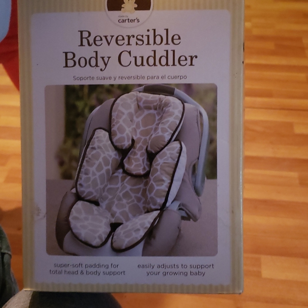 Carseat body cuddler
